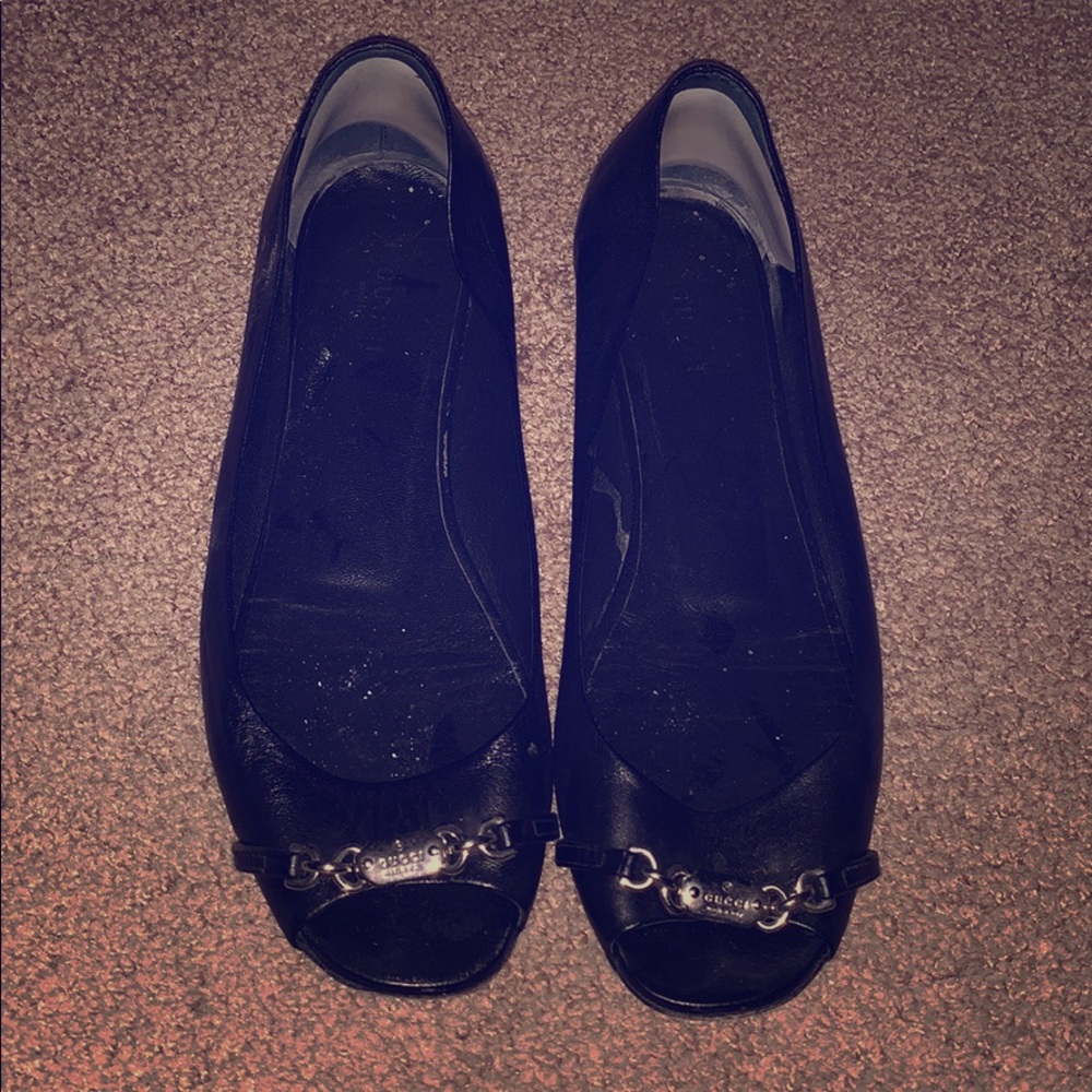 Black Gucci toeless shoes
